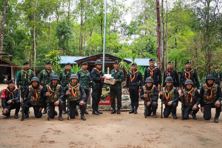“ผู้บัญชาการกองกำลังสุรนารี ตรวจเยี่ยมหน่วยกำลังป้องกันชายแดน”
