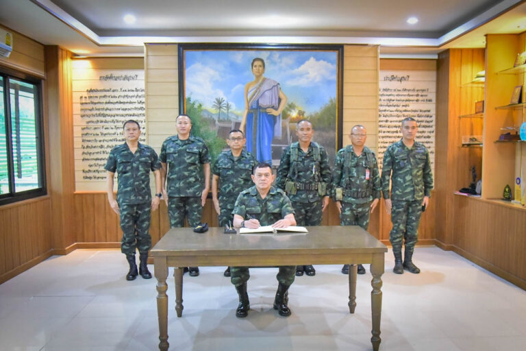 “กองกำลังสุรนารี ให้การต้อนรับคณะทำงานด้านการข่าว ทบ. ตรวจเยี่ยมการปฏิบัติงานของกองกำลังป้องกันชายแดน”