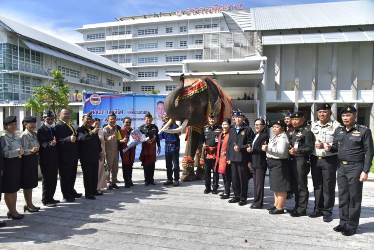 รองผู้บัญชาการกองกำลังสุรนารี ให้การต้อนรับผู้อำนวยการองค์การสงเคราะห์ทหารผ่านศึก ปฏิบัติภารกิจในพื้นที่จังหวัดสุรินทร์