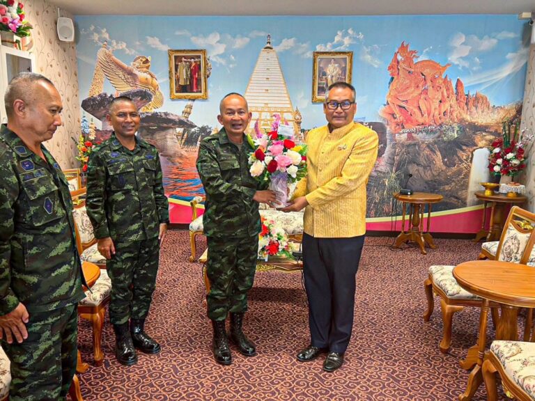 “ผู้บัญชาการกองกำลังสุรนารี เข้าเยี่ยมคำนับ ผู้ว่าราชการจังหวัดอุบลราชธานี”