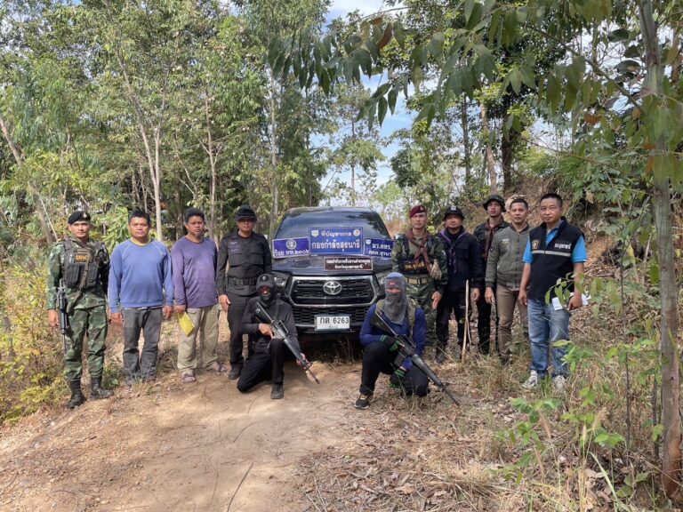 “ตรวจยึดรถต้องสงสัยเตรียมส่งไปประเทศเพื่อนบ้านโดยไม่ผ่านพิธีทางศุลกากร จำนวน 2 คัน”