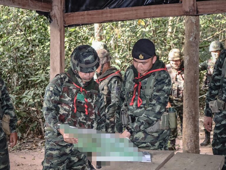 “ลาดตระเวนเฝ้าตรวจชายแดนไทย – กัมพูชา”