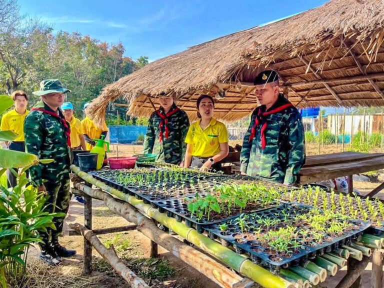 ติดตามผลการดำเนินงานโครงการทหารพันธุ์ดี “ชุมชนเบิกบาน อาหารปลอดภัย”