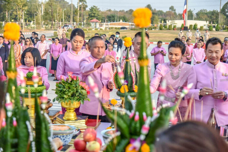 พิธีบวงสรวงพระบรมราชานุสาวรีย์ พระบาทสมเด็จพระจุลจอมเกล้าเจ้าอยู่หัว