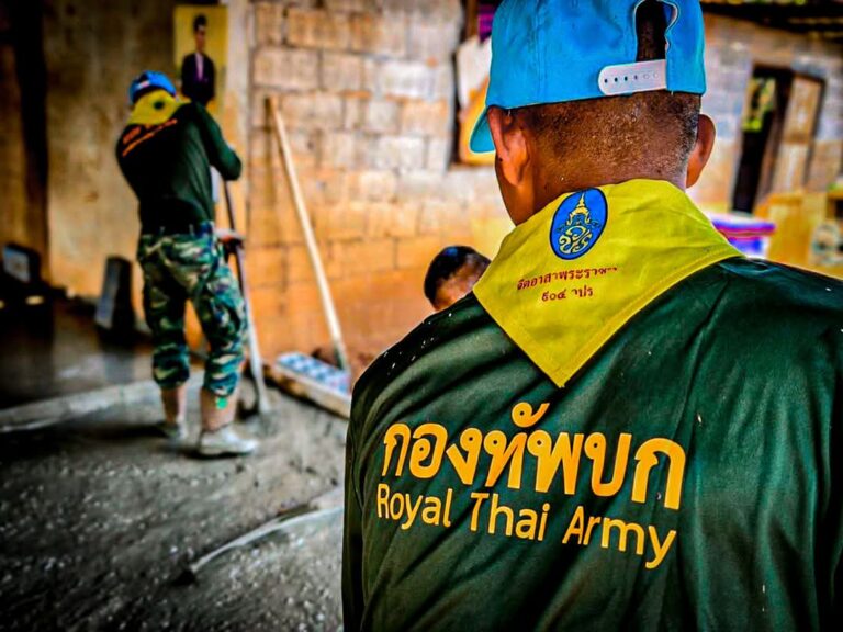 “กองทัพบกสร้างบ้านทั่วไทย ถวายเป็นพระราชกุศล”