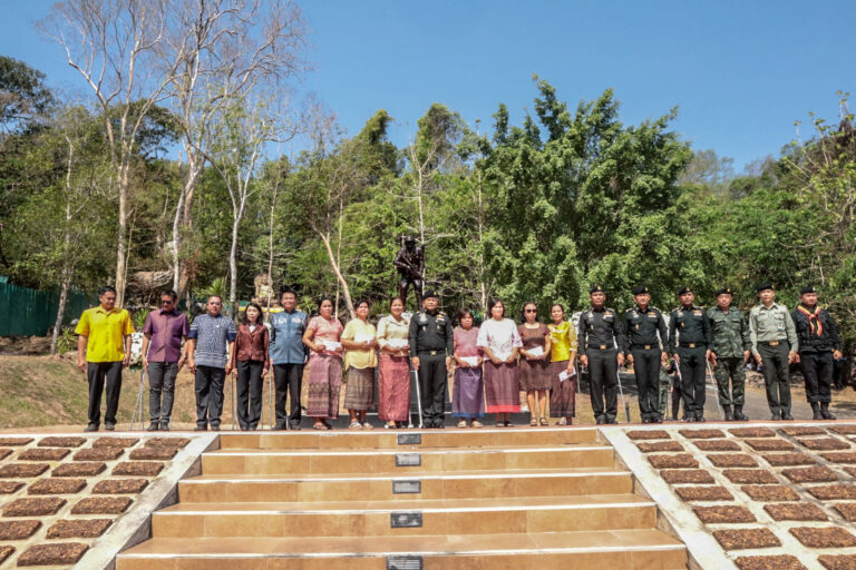 กิจกรรมจิตอาสาพัฒนา ปรับปรุงภูมิทัศน์ศาสนสถาน ในพื้นที่ชายแดน“พิธีทำบุญอุทิศส่วนกุศลแด่ วีรชนผู้กล้าปี 54”กิจกรรมจิตอาสาพัฒนา ปรับปรุงภูมิทัศน์ศาสนสถาน ในพื้นที่ชายแดน